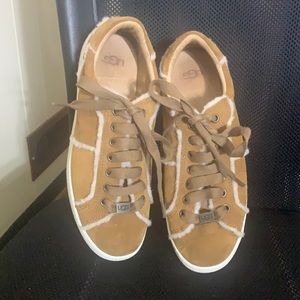 UGGS SNEAKERS NEW 7.5